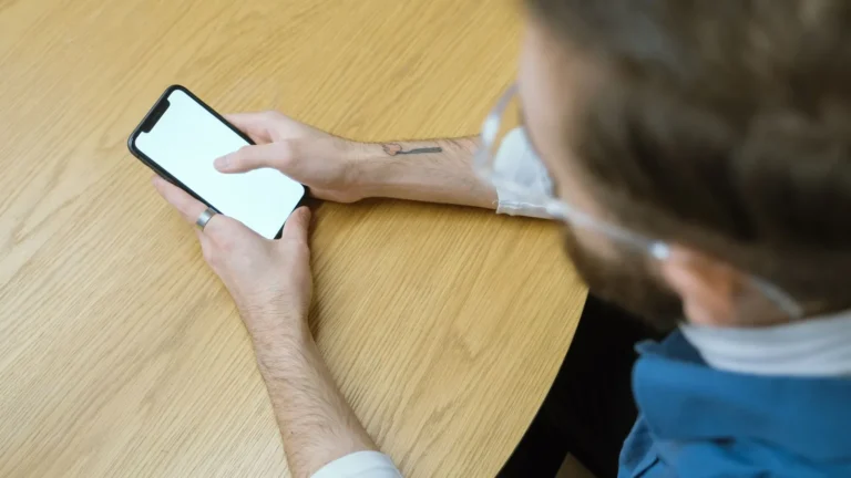 Symbolfoto zum Ratgeber: iPhone-Speicher voll: Platz schaffen ohne Datenverlust